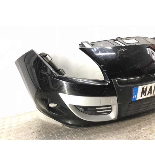 Бампер передний бу для Renault Scenic 3 1.9 DCi,  2010 г.