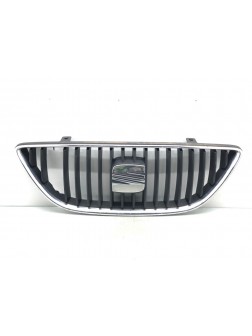 Решетка радиатора бу для Seat Exeo  2.0 TDi,  2009 г.