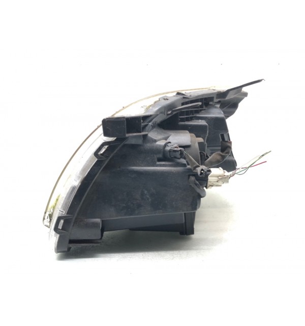 Фара правая бу для Toyota Avensis  2.0 TD,  2004 г.