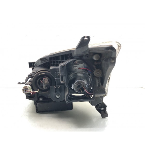 Фара правая бу для Toyota Avensis  2.0 TD,  2004 г.