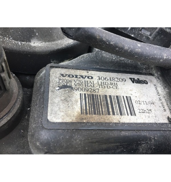 Фара правая бу для Volvo V70  2.4 i,  2005 г.