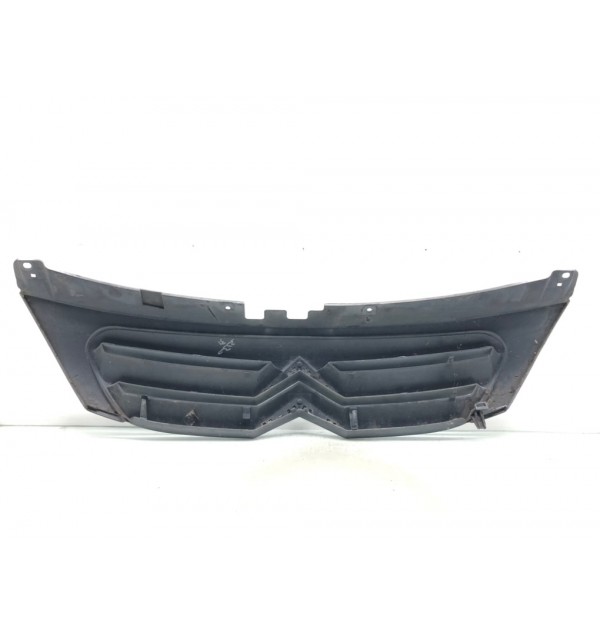 Решетка радиатора бу для Citroen C3  1.4 i,  2007 г.