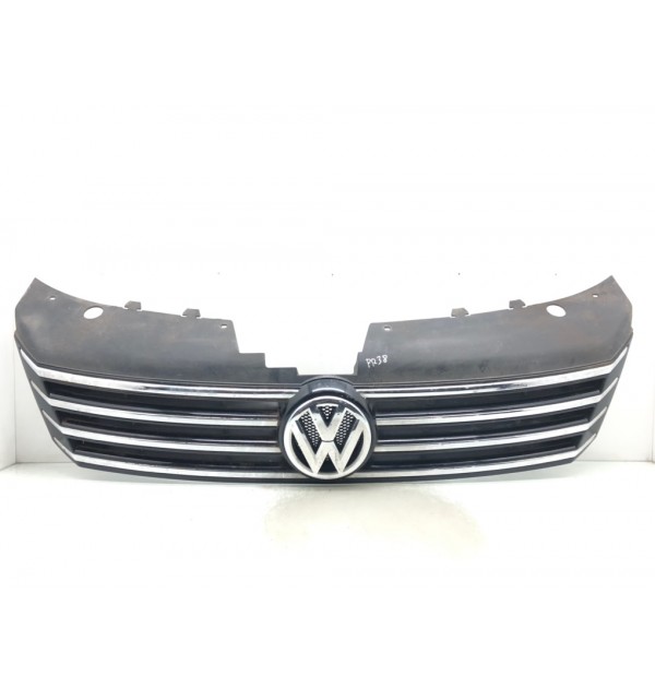 Решетка радиатора бу для Volkswagen Passat B7 2.0 TDi,  2012 г.