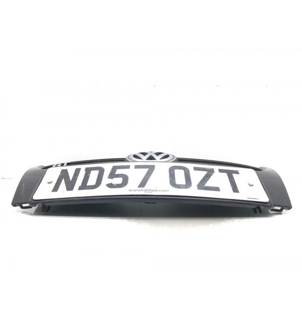 Решетка радиатора бу для Volkswagen Golf 5 2.0 TDi,  2007 г.