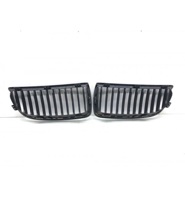 Решетка радиатора бу для BMW 3 E90/E91/E92/E93 2.0 i,  2005 г.
