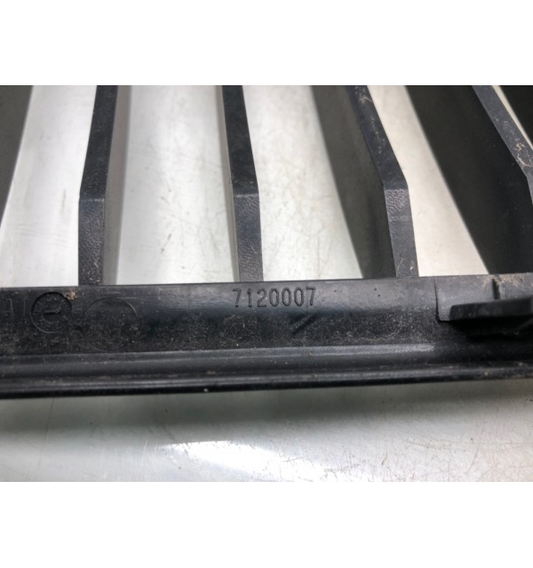 Решетка радиатора бу для BMW 3 E90/E91/E92/E93 2.0 i,  2005 г.