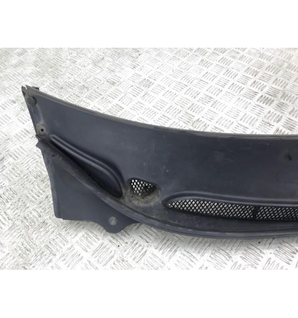 Дождевик бу для Volvo S60  2.4 i,  2004 г.