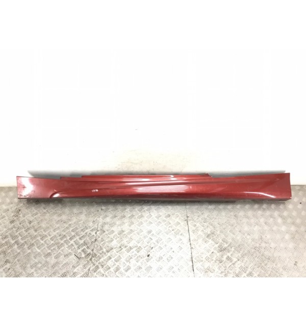 Накладка на порог бу для BMW 1 E87/E81/E82/E88 2.0 TD,  2010 г.
