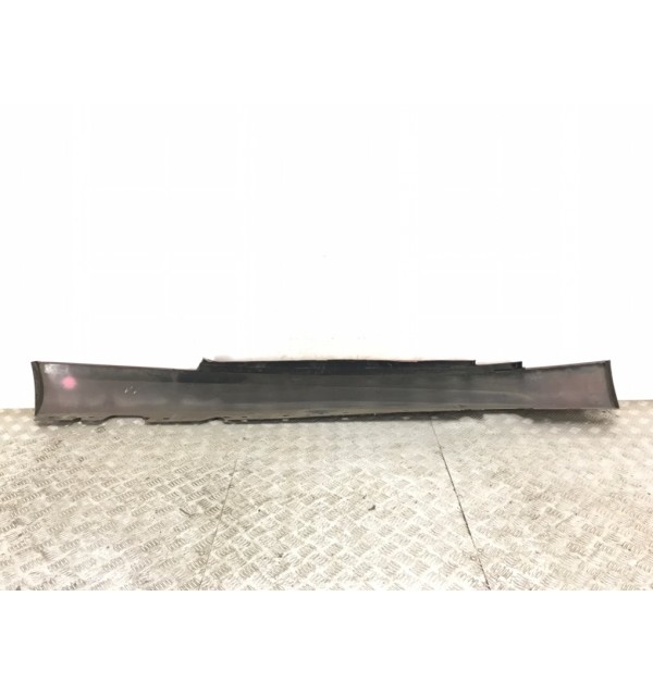 Накладка на порог бу для BMW 1 E87/E81/E82/E88 2.0 TD,  2010 г.