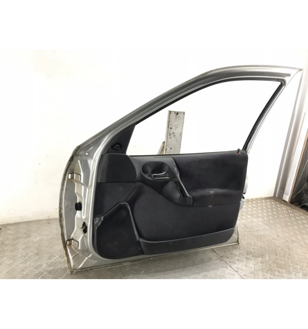 Дверь передняя правая бу для Opel Vectra B 1.8 i,  1999 г.