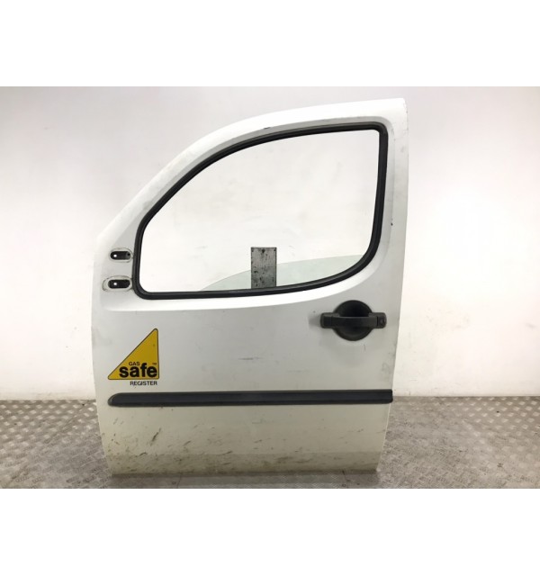 Дверь передняя левая бу для Fiat Doblo  1.9 D,  2005 г.