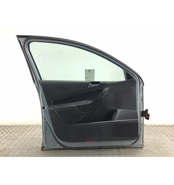 Дверь передняя левая бу для Volkswagen Passat B6 2.0 TDi,  2010 г.