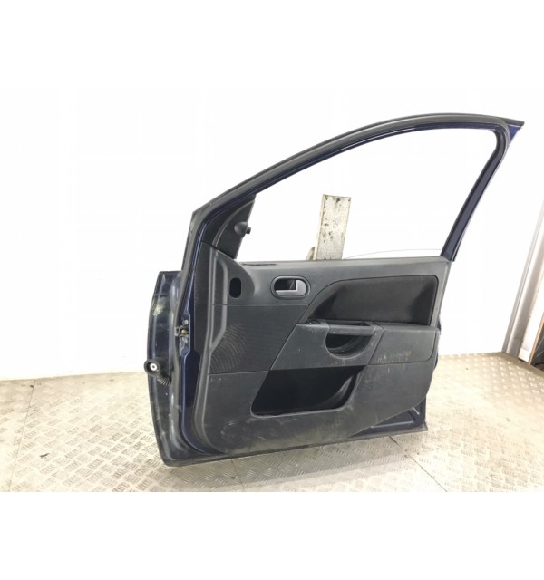 Дверь передняя правая бу для Ford Fiesta 5 1.3 i,  2005 г.