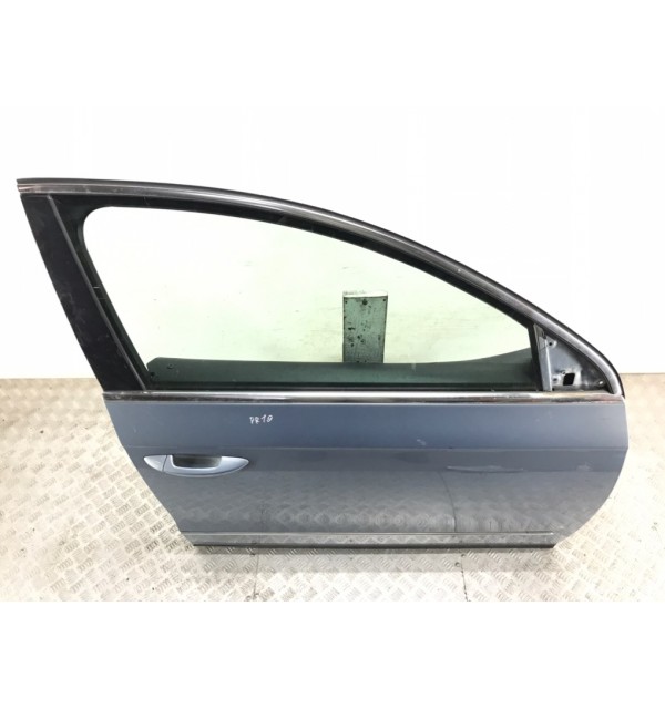 Дверь передняя правая бу для Volkswagen Passat B6 2.0 TDi,  2010 г.
