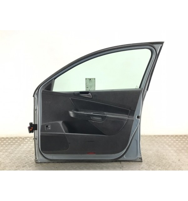 Дверь передняя правая бу для Volkswagen Passat B6 2.0 TDi,  2010 г.