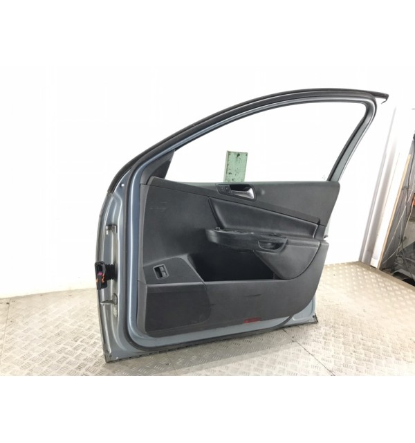 Дверь передняя правая бу для Volkswagen Passat B6 2.0 TDi,  2010 г.