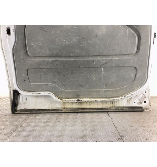 Дверь сдвижная левая бу для Renault Trafic  2.0 DCi,  2007 г.