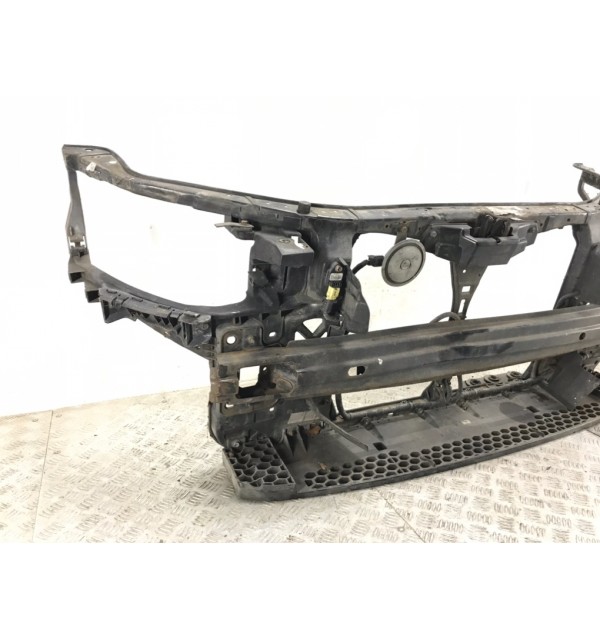 Панель передняя (телевизор) бу для Kia Ceed  1.6 CRDi,  2010 г.