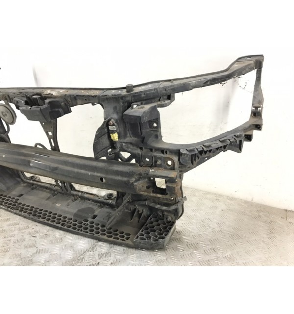 Панель передняя (телевизор) бу для Kia Ceed  1.6 CRDi,  2010 г.