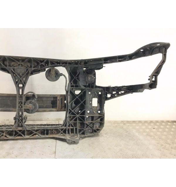 Панель передняя (телевизор) бу для Kia Ceed  1.6 CRDi,  2010 г.