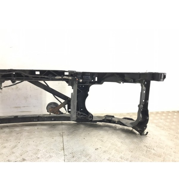 Панель передняя (телевизор) бу для Land Rover Discovery 3 2.7 TD,  2006 г.