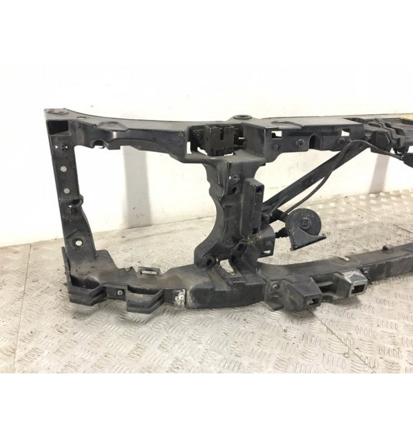 Панель передняя (телевизор) бу для Land Rover Discovery 3 2.7 TD,  2005 г.