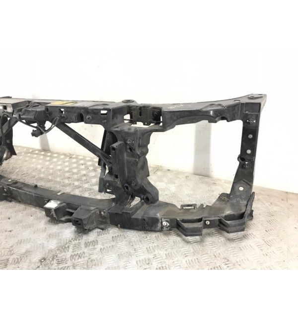 Панель передняя (телевизор) бу для Land Rover Discovery 3 2.7 TD,  2005 г.