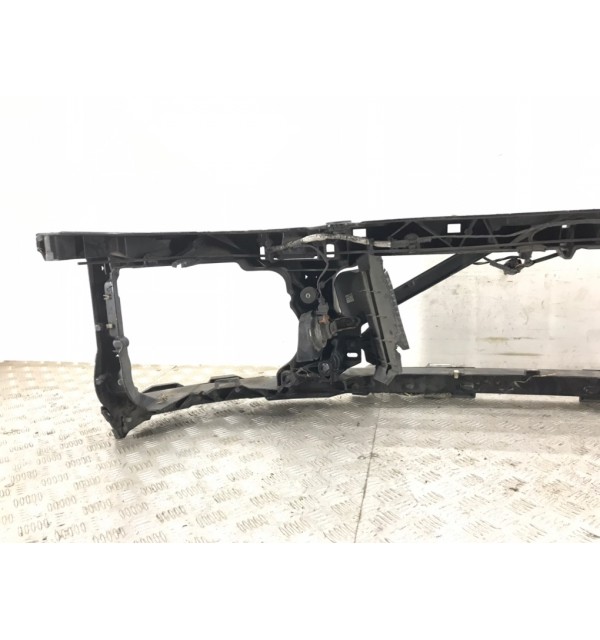 Панель передняя (телевизор) бу для Land Rover Discovery 3 2.7 TD,  2005 г.