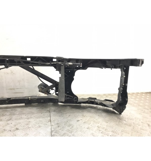 Панель передняя (телевизор) бу для Land Rover Discovery 3 2.7 TD,  2005 г.