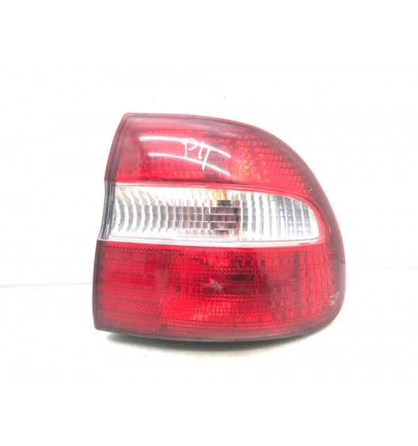 Фонарь задний правый бу для Volvo V40  1.9 DCi,  2003 г.