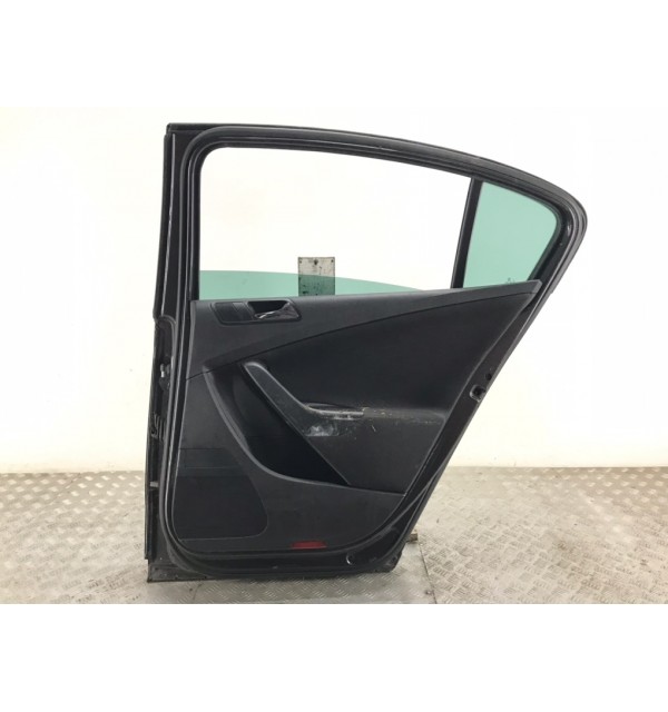 Дверь задняя правая бу для Volkswagen Passat B6 2.0 TDi,  2007 г.