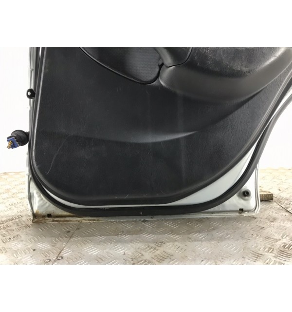 Дверь задняя правая бу для Honda Civic 7 1.3 i,  2005 г.