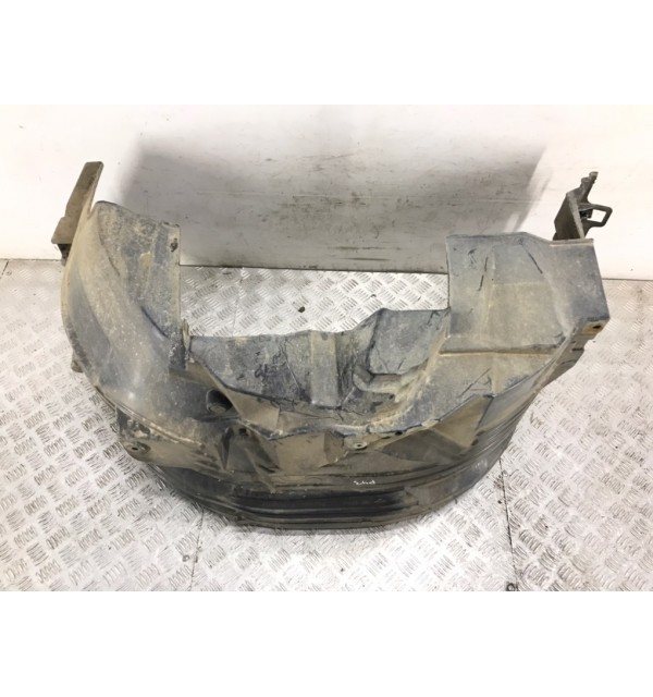 Защита арок передняя правая (подкрылок) бу для Nissan Navara  2.5 DCi,  2005 г.