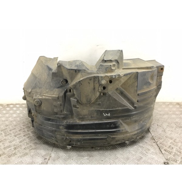 Защита арок передняя правая (подкрылок) бу для Nissan Navara  2.5 DCi,  2005 г.