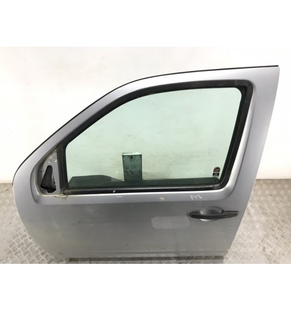 Дверь передняя левая бу для Nissan Navara  2.5 DCi,  2005 г.