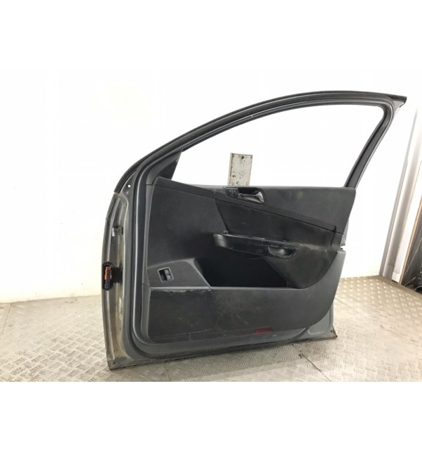 Дверь передняя правая бу для Volkswagen Passat B6 2.0 TDi,  2008 г.