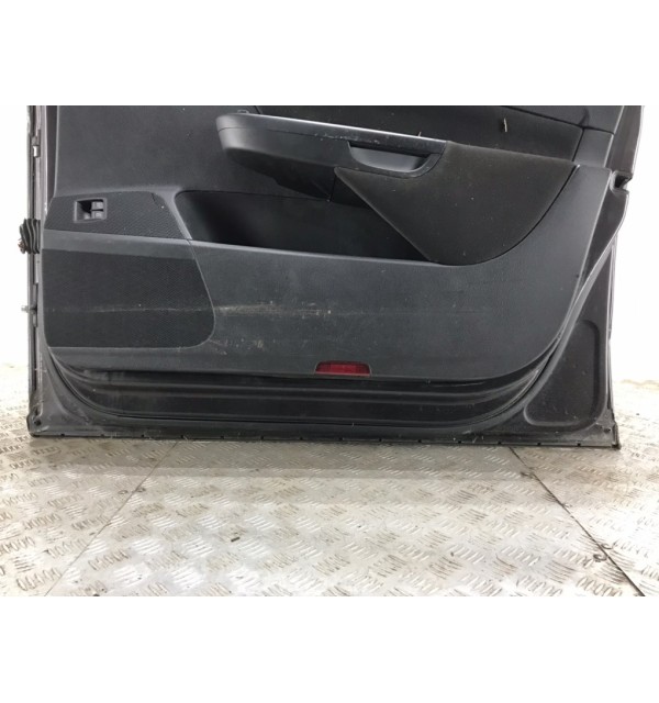 Дверь передняя правая бу для Volkswagen Passat B6 2.0 TDi,  2007 г.