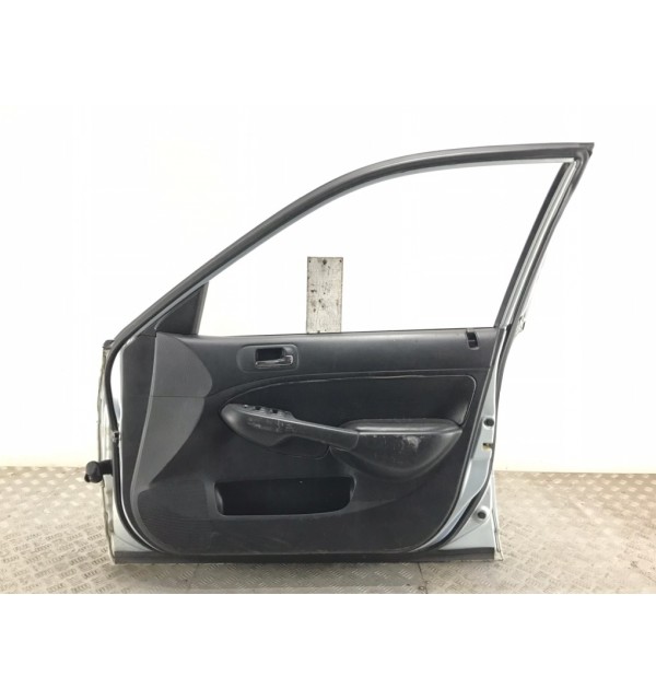 Дверь передняя правая бу для Honda Civic 7 1.3 i,  2005 г.