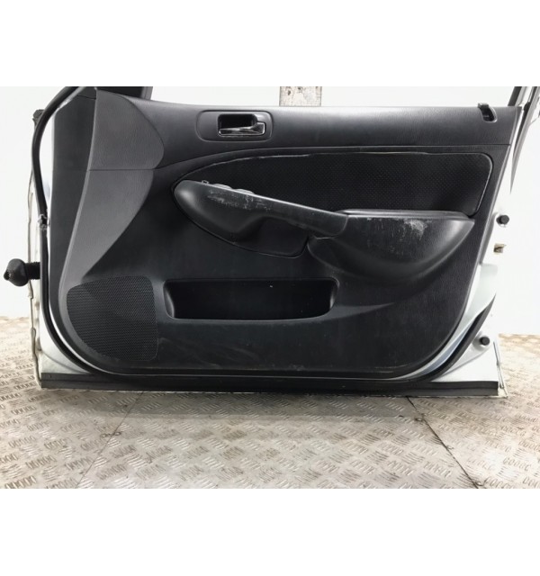 Дверь передняя правая бу для Honda Civic 7 1.3 i,  2005 г.