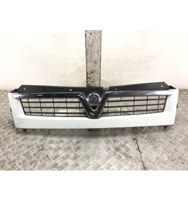 Решетка радиатора бу для Opel Movano  2.5 CDTi,  2007 г.