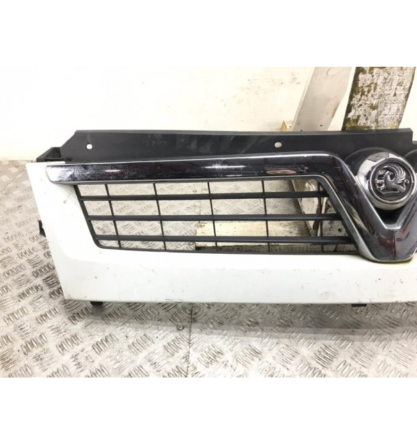 Решетка радиатора бу для Opel Movano  2.5 CDTi,  2007 г.