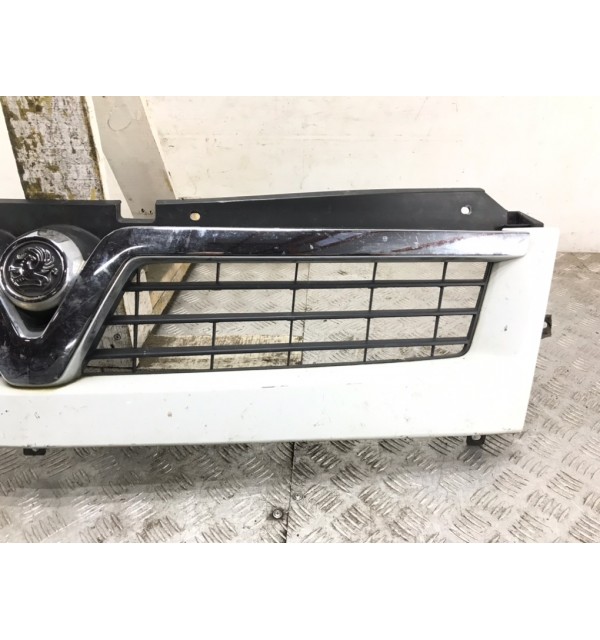 Решетка радиатора бу для Opel Movano  2.5 CDTi,  2007 г.