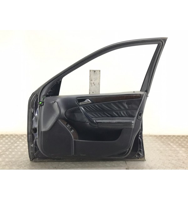 Дверь передняя правая бу для Mercedes C W203 2.2 CDi,  2005 г.