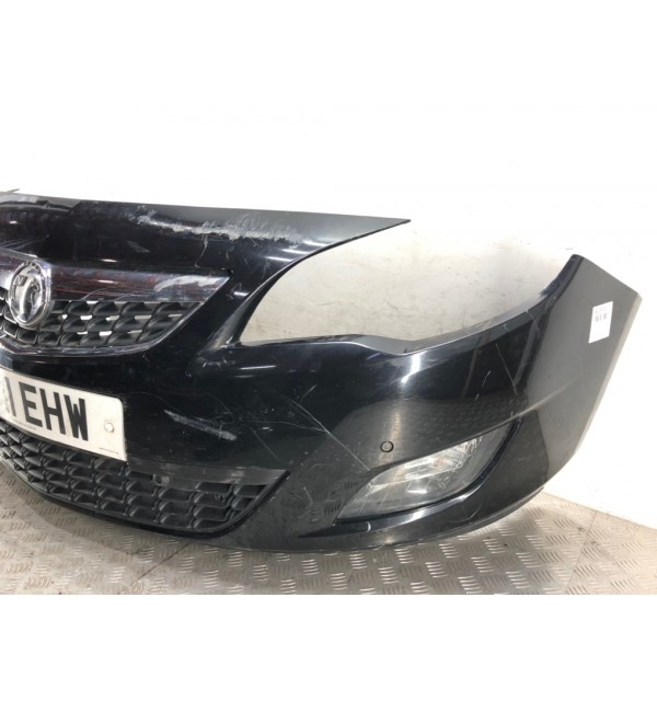 Бампер передний бу для Opel Astra J 1.6 i,  2011 г.