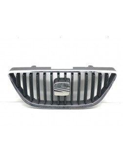 Решетка радиатора бу для Seat Ibiza  1.6 TDi,  2010 г.