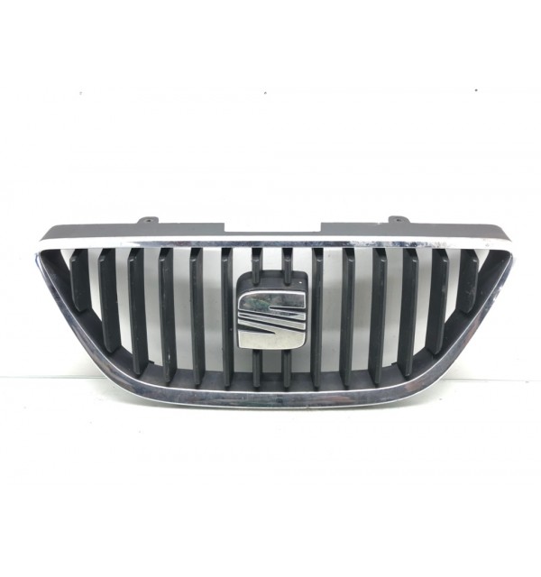 Решетка радиатора бу для Seat Ibiza  1.6 TDi,  2010 г.