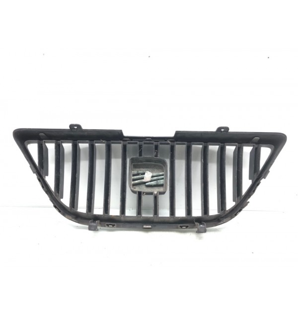 Решетка радиатора бу для Seat Ibiza  1.6 TDi,  2010 г.