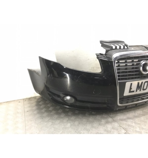 Бампер передний бу для Audi A4 B7 2.0 TDi,  2006 г.