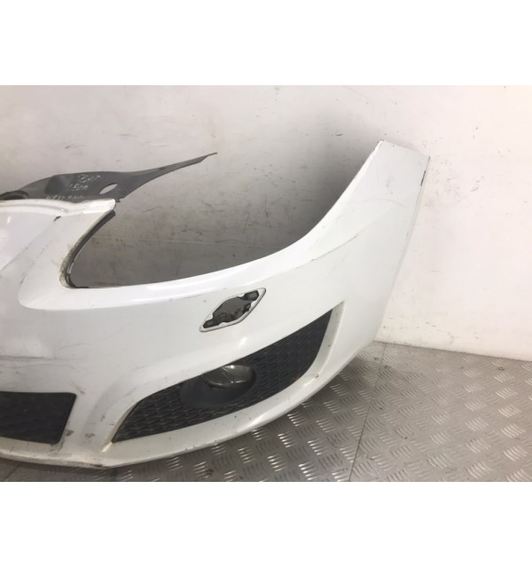 Бампер передний бу для Seat Leon  1.6 TDi,  2012 г.