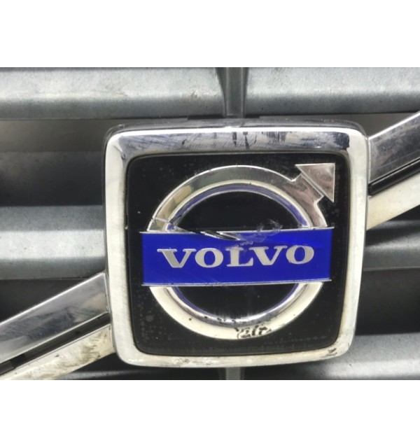 Решетка радиатора бу для Volvo XC70  2.4 D5,  2003 г.
